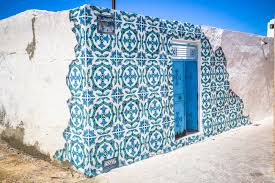 Artistas portugueses ajudaram a transformar uma vila tunisina num ...