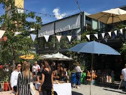 Frau gerolds garten is a restaurant, bar and shopping area in zurich that ticks all the boxes when it it's worth knowing that from the outset, frau gerolds garten's days have been numbered, with. Am Designmarkt Bei Frau Gerold Am 11 18 Mai Und 1 Juni Rachel Galbiati Kunstlerin