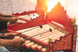 Suara yang dihasilkan oleh gambang yaitu terdengar khas dan unik. 10 Jenis Alat Musik Bali Yang Perlu Kamu Ketahui Bukareview
