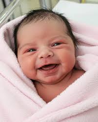 Szukam starego, bardzo krótkiego, ale pięknego imienia dla dziewczynki.