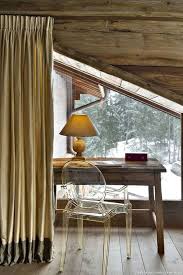 15 Coins Cocooning A Amenager Pres D Une Fenetre Avec Images Deco Chambre Chalet Interieurs Cottage Chalet