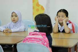 Kpg seratau, km 24, jln. Calm First Day For Year 1 Pupils In Kuching S Sk St Thomas Sk St Mary Borneo Post Online