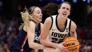 Caitlin Clark vs. Paige Bueckers stats: Iowa, UConn stars shine through  struggles in Final Four duel | Sporting News Canada