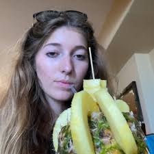 izzy winiker (@izzywiniker)