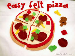 Easy Way To Make A Felt Pizza For Kids To Play With Felt Pizza Felt Play Food Felt Food