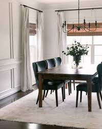 Design nordique, ou plutôt classique, le choix est vaste ! Room Wooden Furniture Design Table Area Rug