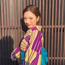 桃花 momoka on instagram はじめてのお出かけお着物 枯れ草色に紫 帯は大好きなミントブルー kyoto hanakazari ネットでサクッと調べて予約したんだけど 1980円でフルセット借りれてびっくり ミントブルー 着物 紫
