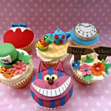 Includes white rabbit figurine with gold watch and the cheshire cat's face on the hot air balloon. 31 Alice In Wonderland Cupcakes Ideas Alice In Wonderland Cupcakes Alice In Wonderland Alice