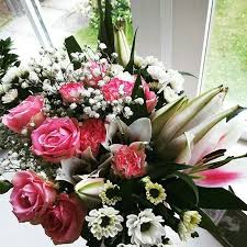 Nairobi flower box | online flower delivery in dubai. Credits Monaflo304 When Your Best Friend Orders You Flowers From Anot Country Flower Arrangements Beautiful Flower Arrangements Flowers Delivered