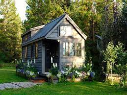 Some People Choose Tiny Houses To Save Money But They Might Not Always Be The Bargain You D Expect Buy A Tiny House Tiny House Nation House Designs Exterior
