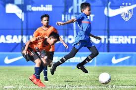 Perlawanan tersebut diadakan di stadium darul aman. Johorsoutherntigers On Twitter Friendly Match 16 March 2019 Full Time Jdt U12 2 1 Melaka U12 Jdt U13 3 0 Melaka U13 Jdt U15 3 2 Ssn Tho U17 More Photos