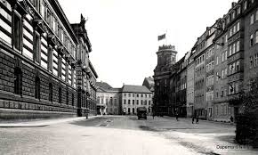 blick auf das kurlander palais an der schiessgasse tschirnerplatz aus der salzgasse 1936 links das albertinum rechts befind dresden einfahrt berliner schloss