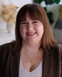 Shauna Wallace's Instagram, Twitter & Facebook