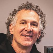 Courses: A Masterclass in Bass Line Creation and R&B Bass