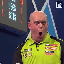 Heel soms verliest ie weleens een partijtje, maar vriend en vijand is t erover eens: Michael Van Gerwen Gifs Get The Best Gif On Giphy
