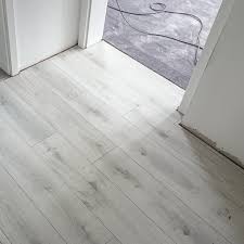 Die 9 schlimmsten fehler beim laminat verlegen selbermachen de meister laminat verlegen so einfach geht s laminat teppichscheune teppich verlegen anleitung in 11 schritten obi parkett laminat vinyl auf altem bodenbelag verlegen wann ist es möglich fußboden verlegen profitipps zum selber machen knutzen wohnen laminat verlegen anleitung in 13. Laminat Galerie Teppich Lehmann Gmbh