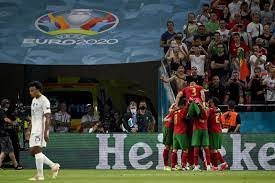 Juli in london auf dem programm. 432vpwcdoeeqm