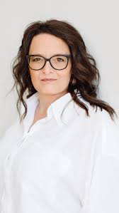 The final product of a recent shoot for @headsupmentalhealth 📖 Congrats to  this local #yyj therapist and author