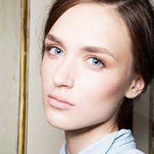You can also choose from powder, pencil rose gold makeup, as well as from face, eye, and cheek rose gold makeup, and whether rose gold makeup is lip liner, concealer, or blusher. 8 Dreamy Rose Gold Eye Makeup Looks To Copy Now