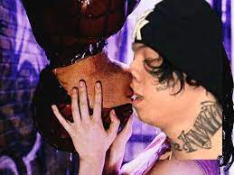 Lil Xan And Noah Cyrus Are Officially More Famous In Memes Than Irl Celebrity Memes In Memes Noah Cyrus