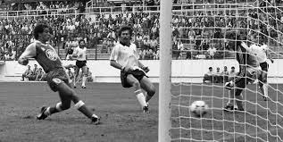 Juli 1982 war ein spiel für die ewigkeit. Wm 2018 1982 Gelang Der Deutschen Fussball Nationalmannschaft Die Reaktion Kolner Stadt Anzeiger