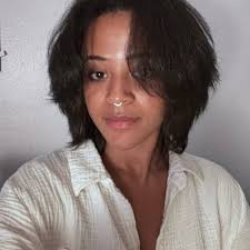 Fascinating study: People who dress "above their current level" are 41%  more likely to get promoted. But here's what the research misses...