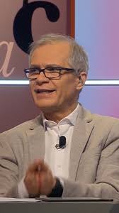 Cómo es ser un transeúnte con discapacidad visual en una ciudad como  Bogotá? Sharon Ordóñez y David Díaz, directora y diseñador sonoro del  cortometraje "Transeúntes", platicaron con el equipo del #Veintidós sobre