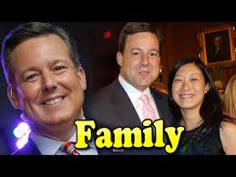 They allegedly began sleeping together at the wynn las vegas resort, the same spot where henry married wife shirley hung in june 2010. Video Ed Henry