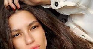 13 yaşında kameralarla tanışan yüsra geyik ilk olarak hayat bilgisi dizisinde rol almıştır. Arka Sokaklar Da Sezon Finali Oncesi Zelis Soku Zelis Karakterini Canlandiran Yusra Geyik Diziden Ayrildi Mi Medya Haberleri