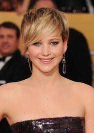 Furthermore, that fantastic wavy look with bangs if you have ever wondered how to style hair like jennifer lawrence, this hairstyle is your answer. Picture Of Jennifer Lawrence S Pixie Cut With A Long Fringe