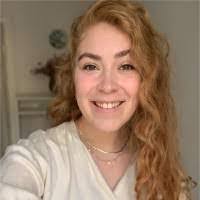 Marie Simoni's Instagram, Twitter & Facebook