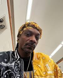 Lynette Huggard's Instagram, Twitter & Facebook