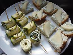 Recette De Canapes Creme De Roquefort Poire Roules De Courgette Au Boursin