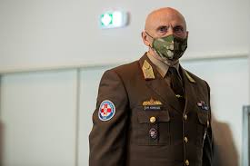 Ferenc korom (född 15 december 1964 i szentes ) är en general , vezérezredes från den ungerska armén och militärbefälhavaren för de ungerska väpnade styrkorna , magyar honvédség. Uj Vezetes Uj Felepites Es Feladatrendszer Az Egeszsegugyi Kozpontban Video