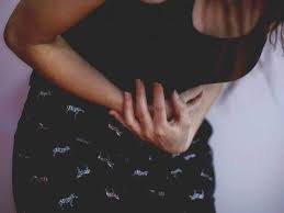 Thus, half of the reproductive organs are present in the left, while the remaining. Pain In Lower Right Abdomen 16 Possible Causes
