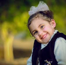 مديرة المدرسة أ. أريج بركات تكرم الطالب واصف نزال من الصف الثالث الأساسي أ  لحصوله على ١١ نجمة في اللغة العربية بإشراف المعلمة هبه نزال.