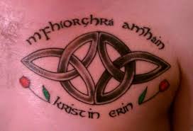 The celtic oval knot is the simplest of all celtic love knots. Pin By Sarah Hunt On Tattoo Ideas Love Tattoos Couple Name Tattoos Celtic Tattoos