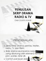 Drama ini menceritakan sekelompok pemuda yang berasal dari keluarga yang sangat kaya yang tidak mementingkan perasaan orang lain dan selalu menganggap materi adalah. Penulisan Skrip Drama Radio Tv