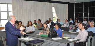 Analizan rol profesor en universidad actual