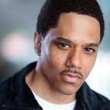 Muhammad Ali aged 20 vs Mike Tyson aged 20.. What style comes out