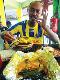 Resepi ikan patin tempoyak bahan kisar 5 ulas bawang putih 1 inci kunyit hidup 4 tbsp tempoyak 15 batang cili padi (ikut. Patin Tempoyak Claypot