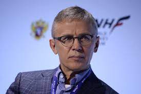 Даже после разгромов от команд бывшего тренера сборной россии кудашов тепло встречал своего друга. Larionov Stal Glavnym Trenerom Molodezhnoj Sbornoj Rossii Po Hokkeyu Rossijskaya Gazeta