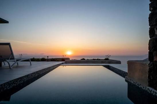 Laundry Service for Mardanza Exclusive Imerovigli | ProLaundry Santorini
