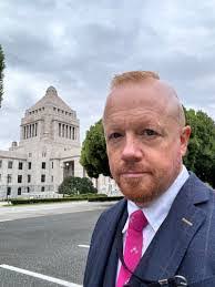 Robert Weseman's Instagram, Twitter & Facebook