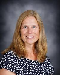 Kelly Clear's Instagram, Twitter & Facebook