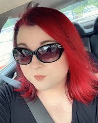 Danielle Edmonds's Instagram, Twitter & Facebook