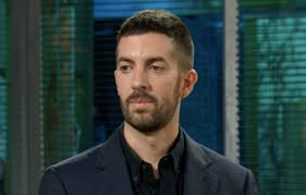 Becky G sorprende a Broncano con una petición insólita en 'La Revuelta'