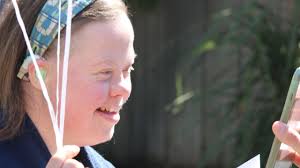 Lindy-Joy Crouch enjoys FaceTime chat with Geelong Cats' Joel Selwood