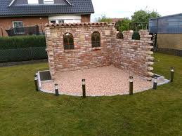 Mit pflanzsteinen eine mauer bauen mauer bauen garten und. Ruinenmauer Selber Bauen Altpreussische Backsteine Mediterrane Dachziegel Ruinenmauer Ruinen Gartengestaltung