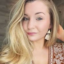 Jennifer Dundon's Instagram, Twitter & Facebook